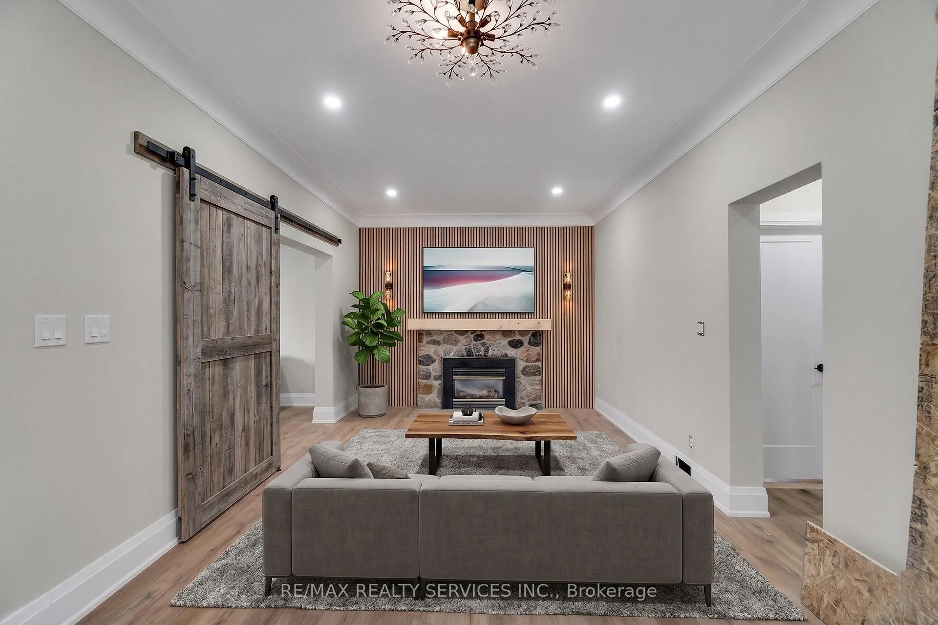 Photo 11 of Unit 2, 939 Beach Boulevard, Hamilton, Hamilton Beach — HOMEH