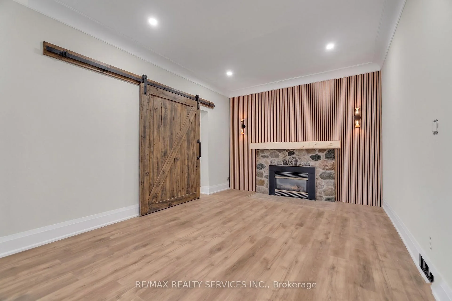 Photo 15 of Unit 2, 939 Beach Boulevard, Hamilton, Hamilton Beach — HOMEH