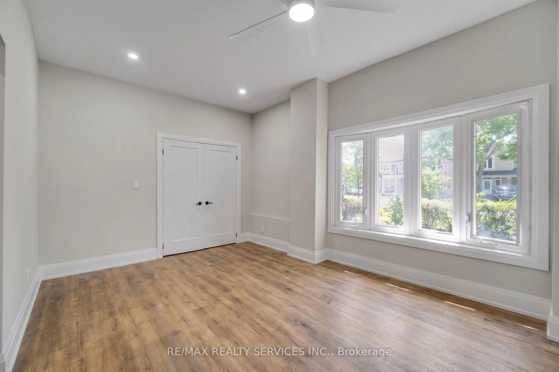Photo 18 of Unit 2, 939 Beach Boulevard, Hamilton, Hamilton Beach — HOMEH