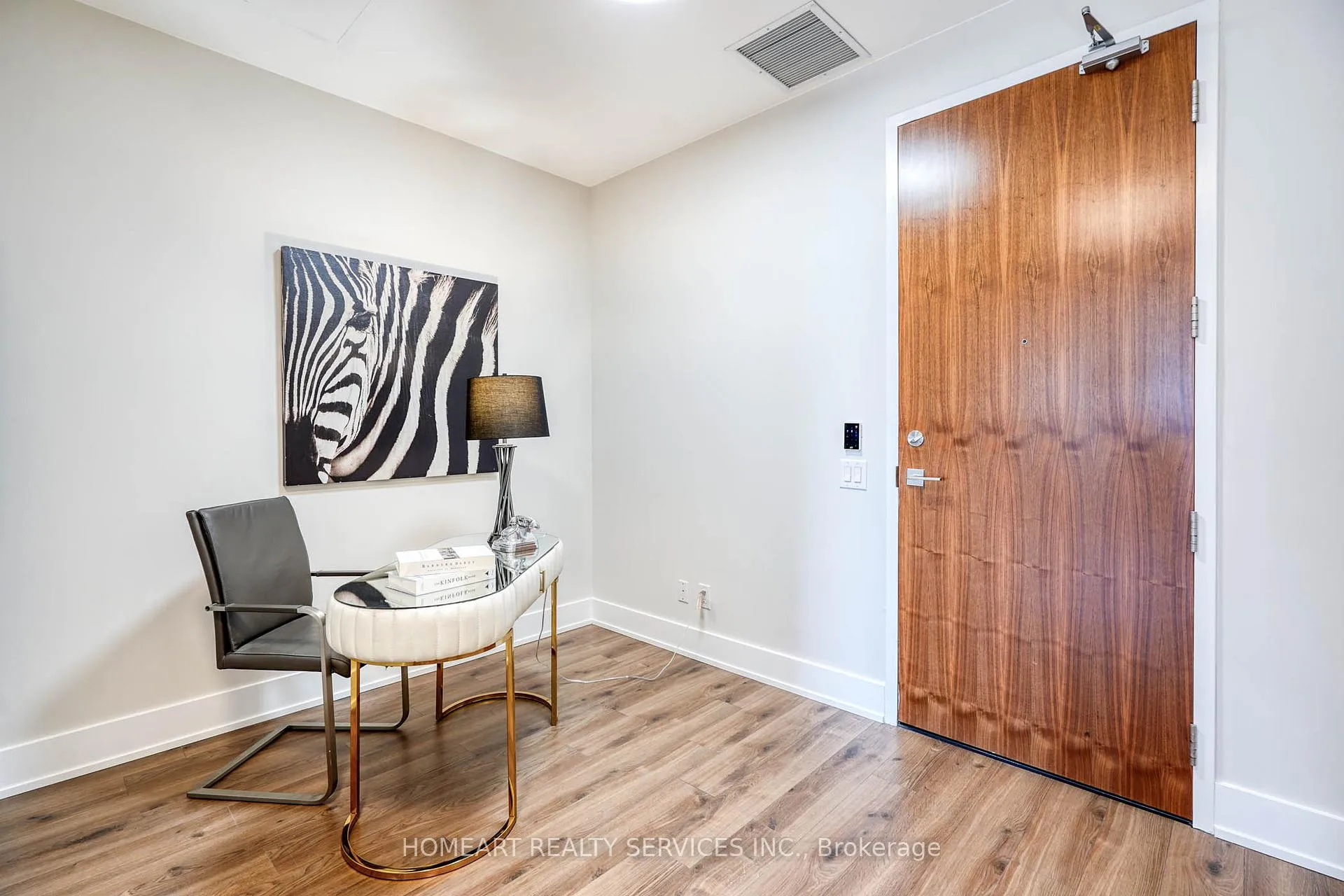 Photo 4 of Unit 701, 111 St Clair Avenue W, Toronto, Yonge-St. Clair — HOMEH