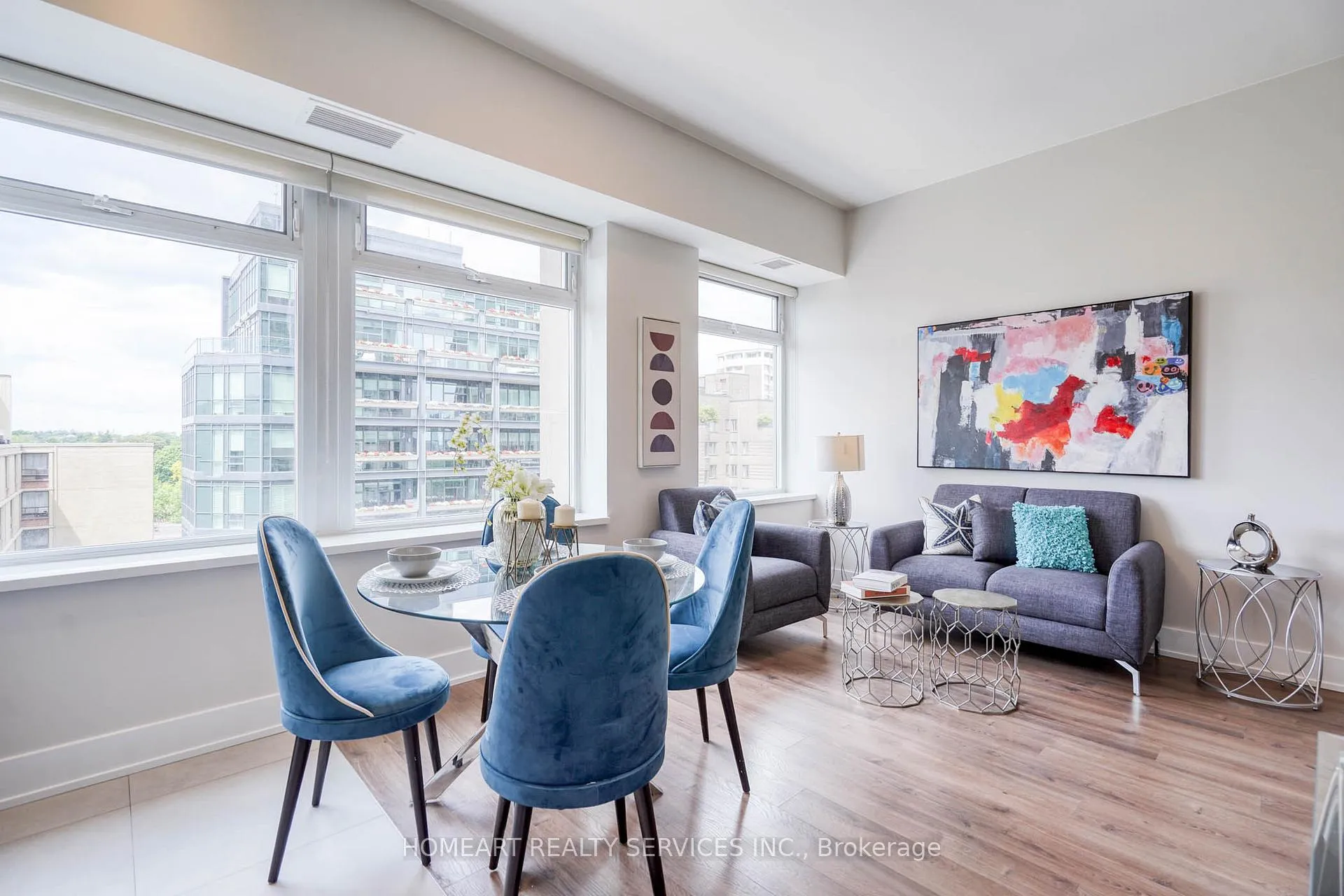 Photo 10 of Unit 701, 111 St Clair Avenue W, Toronto, Yonge-St. Clair — HOMEH