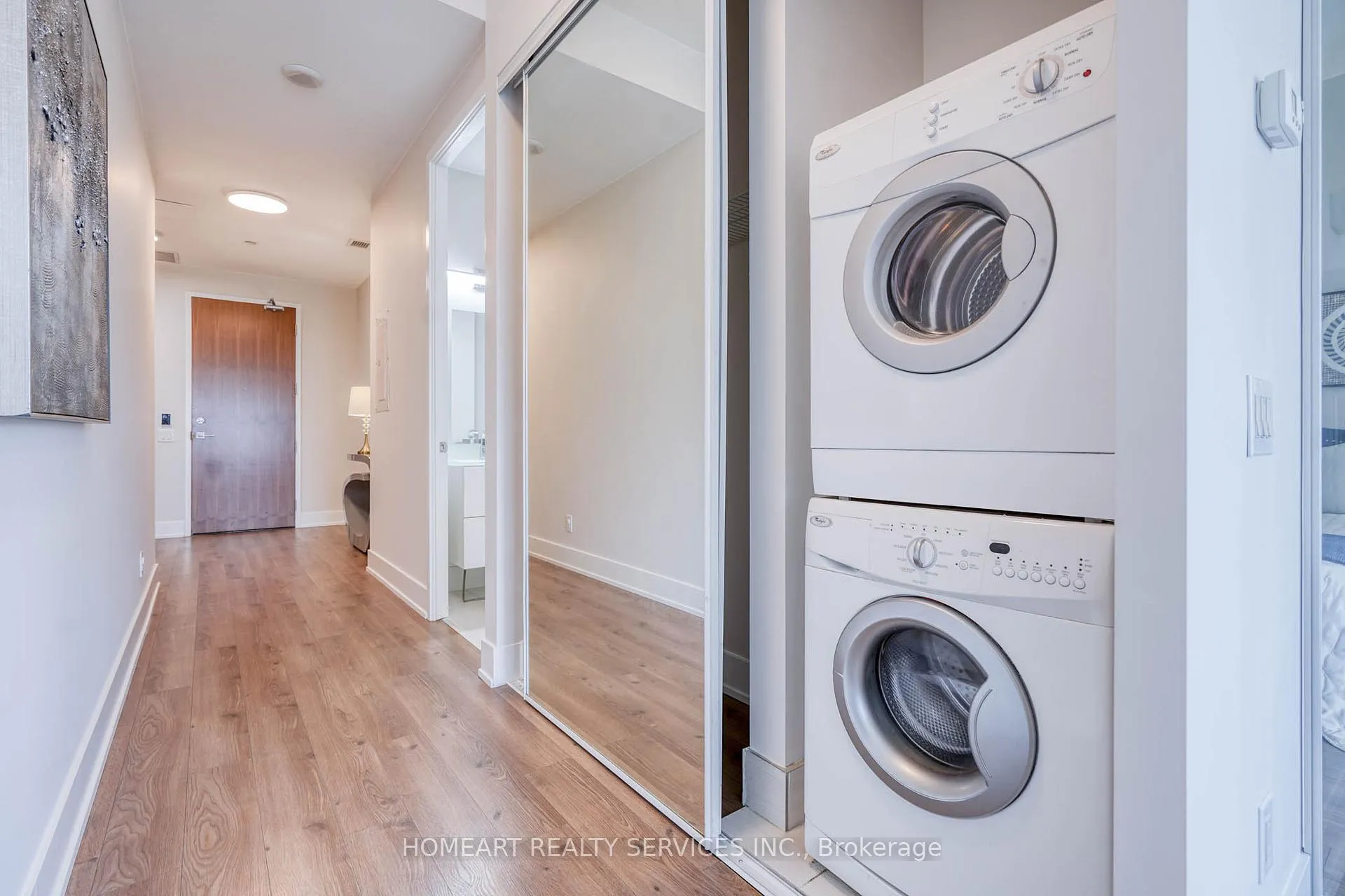 Photo 16 of Unit 701, 111 St Clair Avenue W, Toronto, Yonge-St. Clair — HOMEH