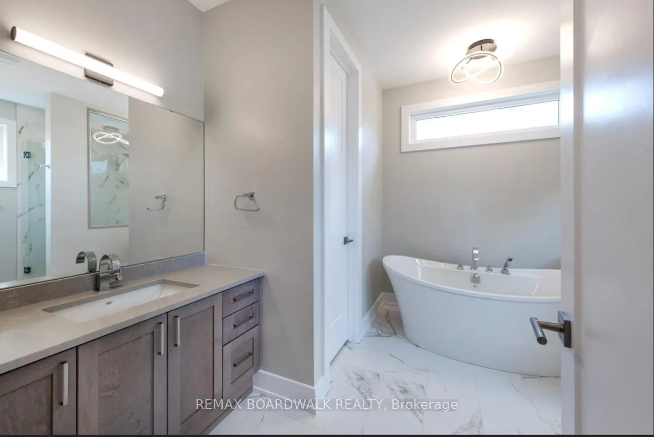 Photo 19 of 2928 Ahearn Avenue, Ottawa, Britannia — HOMEH