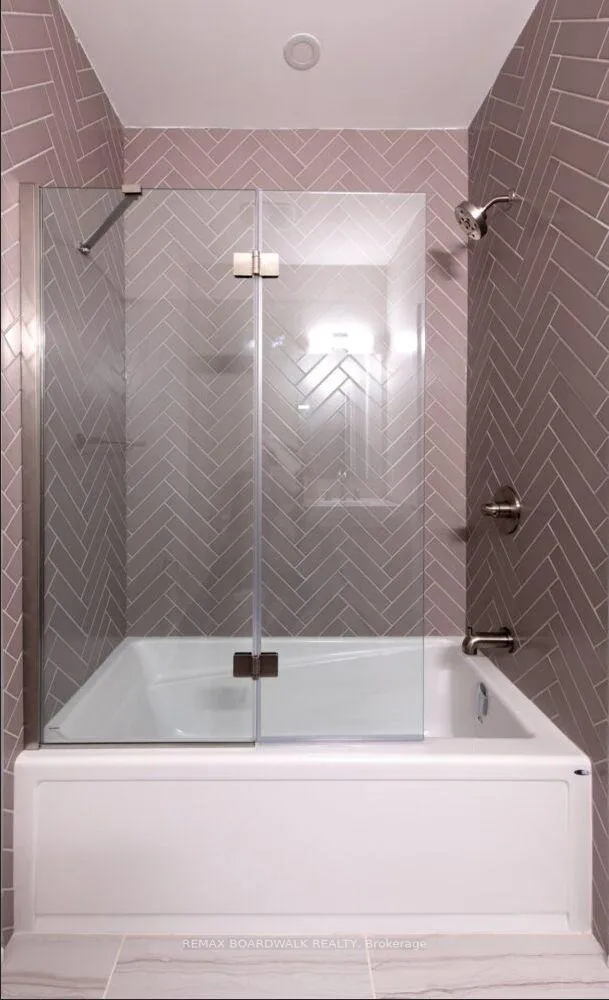 Photo 20 of 2928 Ahearn Avenue, Ottawa, Britannia — HOMEH