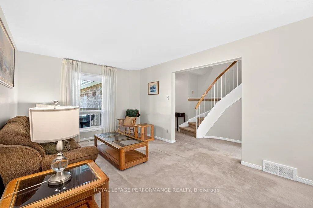 Photo 3 of 38 Burlington Crescent, Ottawa, Hunt Club Park/Greenboro — HOMEH