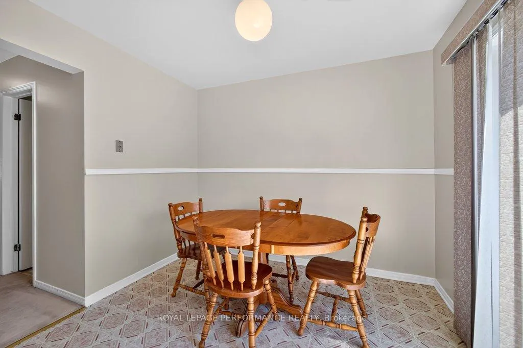 Photo 16 of 38 Burlington Crescent, Ottawa, Hunt Club Park/Greenboro — HOMEH