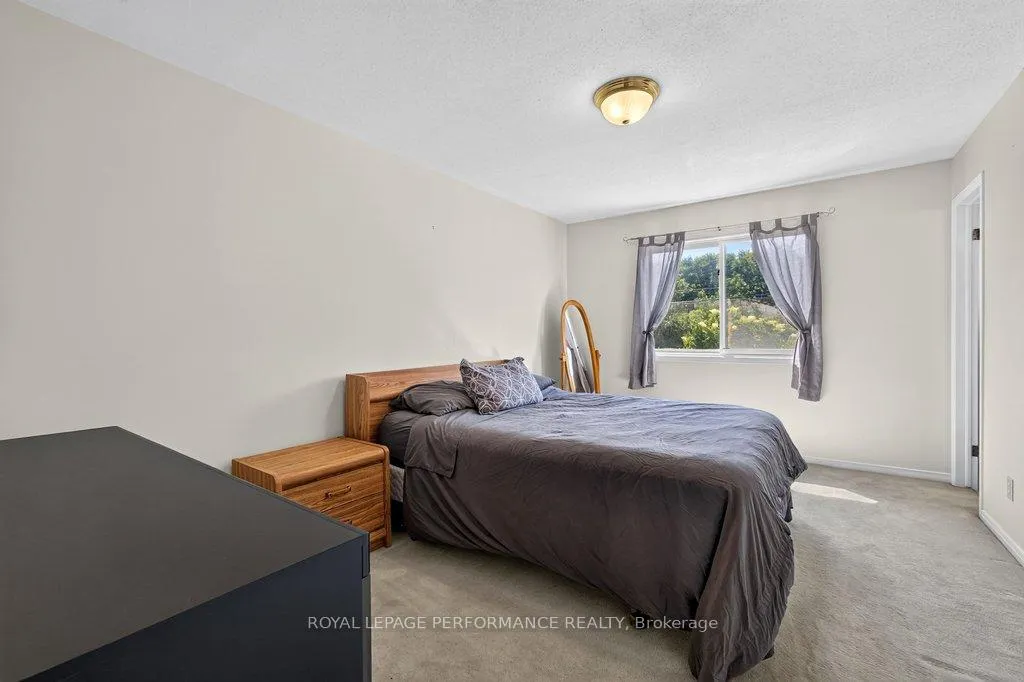 Photo 19 of 38 Burlington Crescent, Ottawa, Hunt Club Park/Greenboro — HOMEH