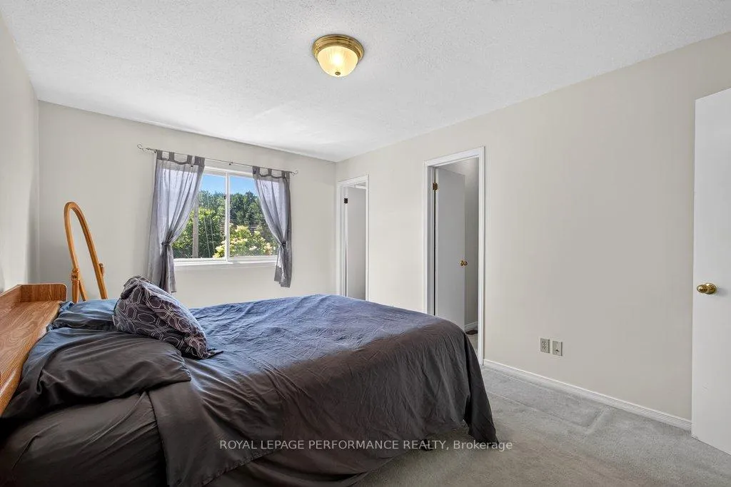 Photo 20 of 38 Burlington Crescent, Ottawa, Hunt Club Park/Greenboro — HOMEH