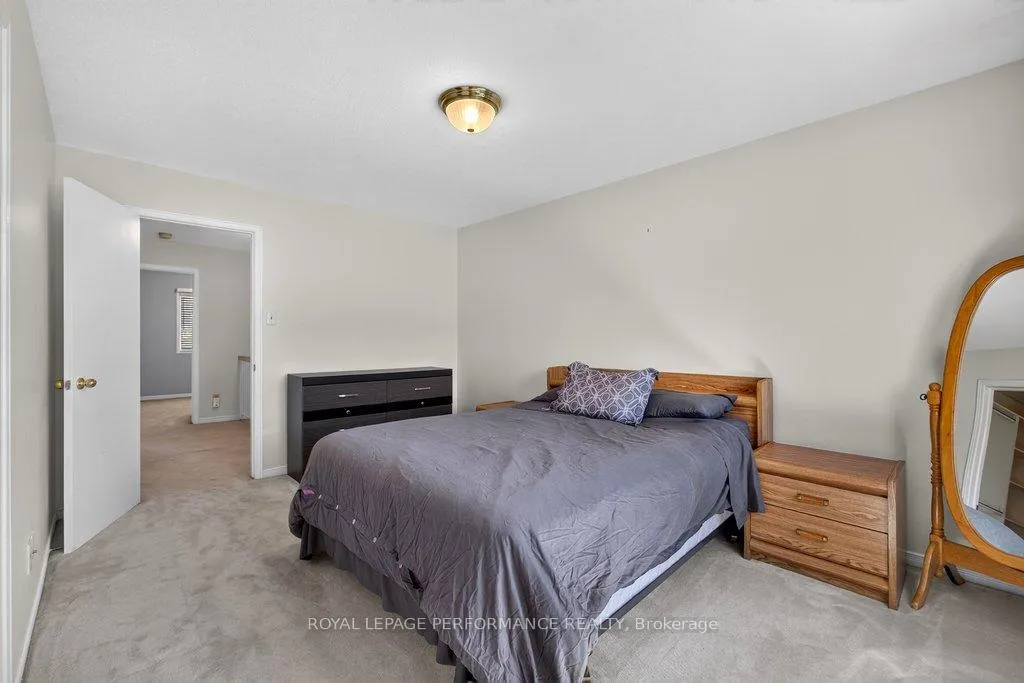 Photo 21 of 38 Burlington Crescent, Ottawa, Hunt Club Park/Greenboro — HOMEH