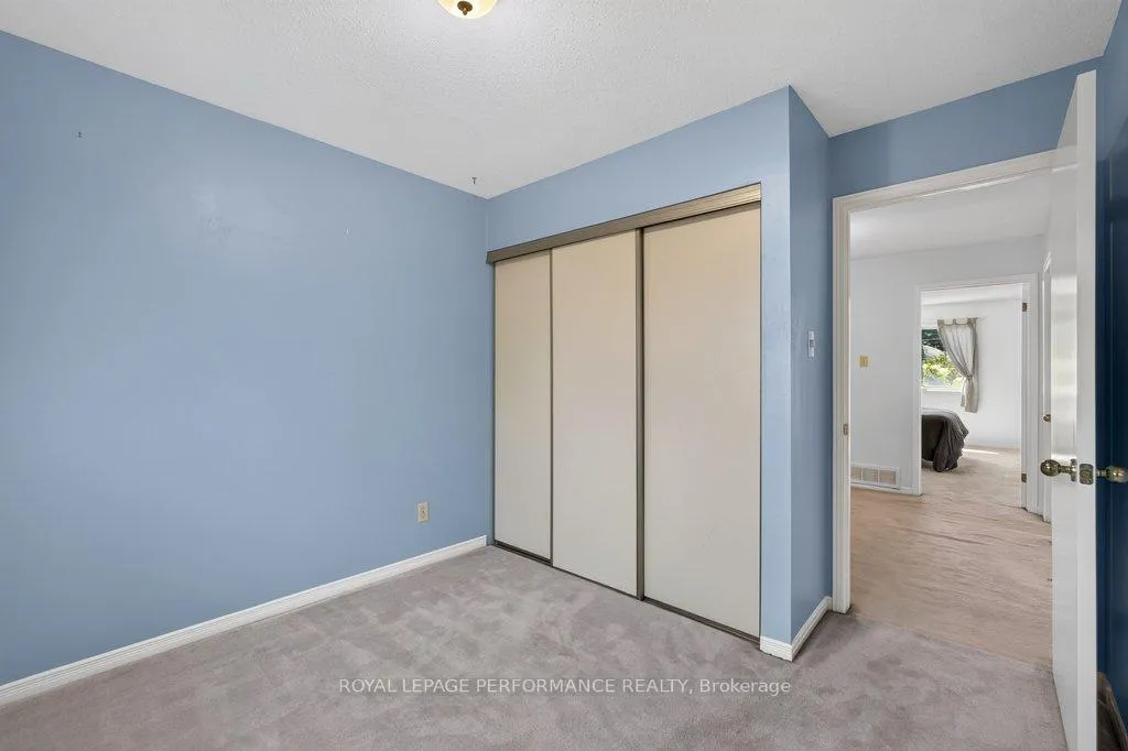Photo 32 of 38 Burlington Crescent, Ottawa, Hunt Club Park/Greenboro — HOMEH