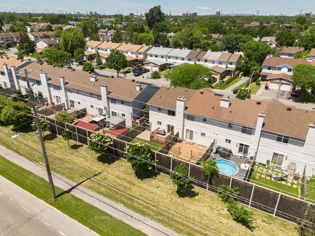 Photo 43 of 38 Burlington Crescent, Ottawa, Hunt Club Park/Greenboro — HOMEH