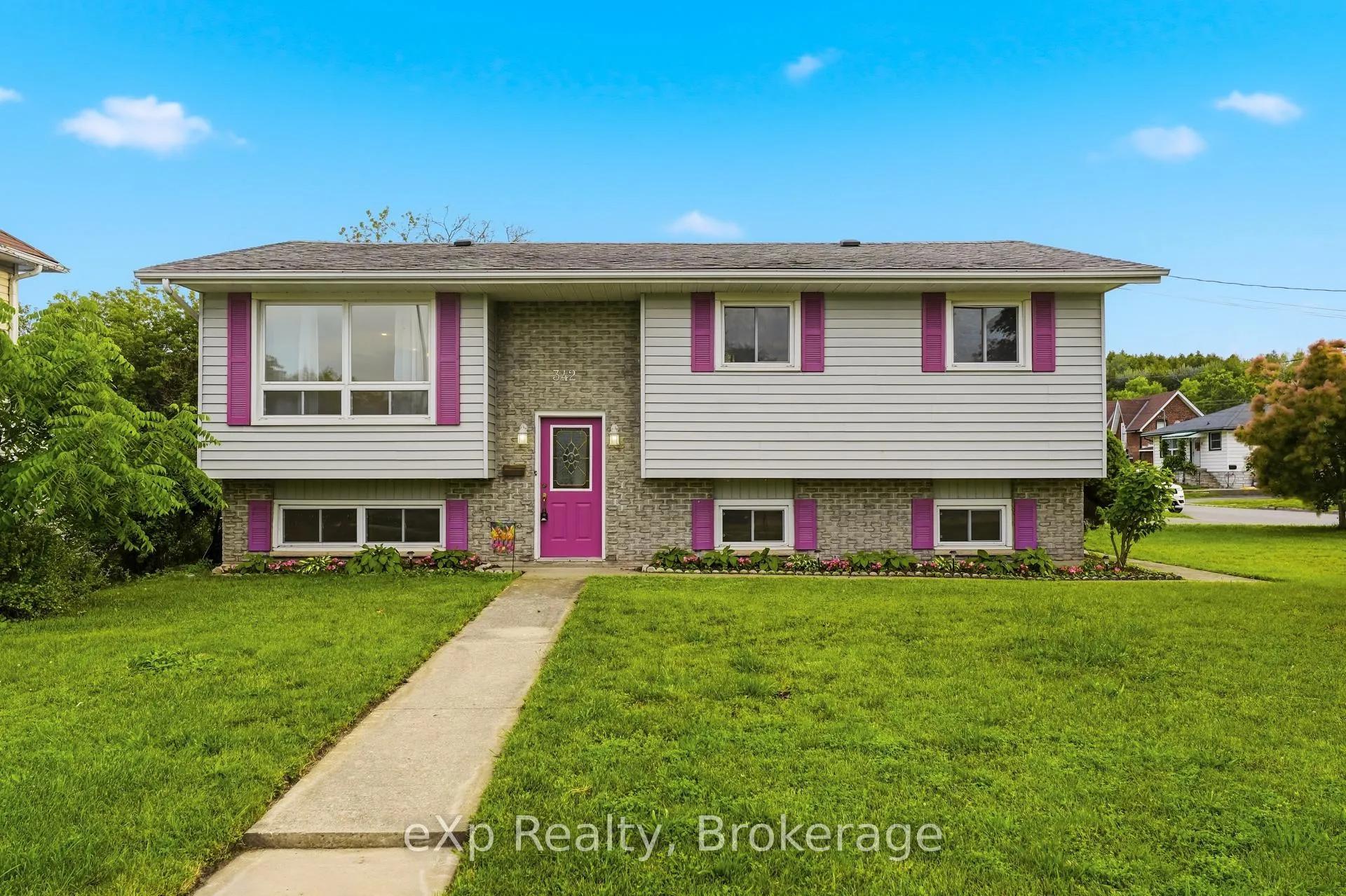Photo 1 of 342 Front Street, Quinte West, Trenton Ward — HOMEH