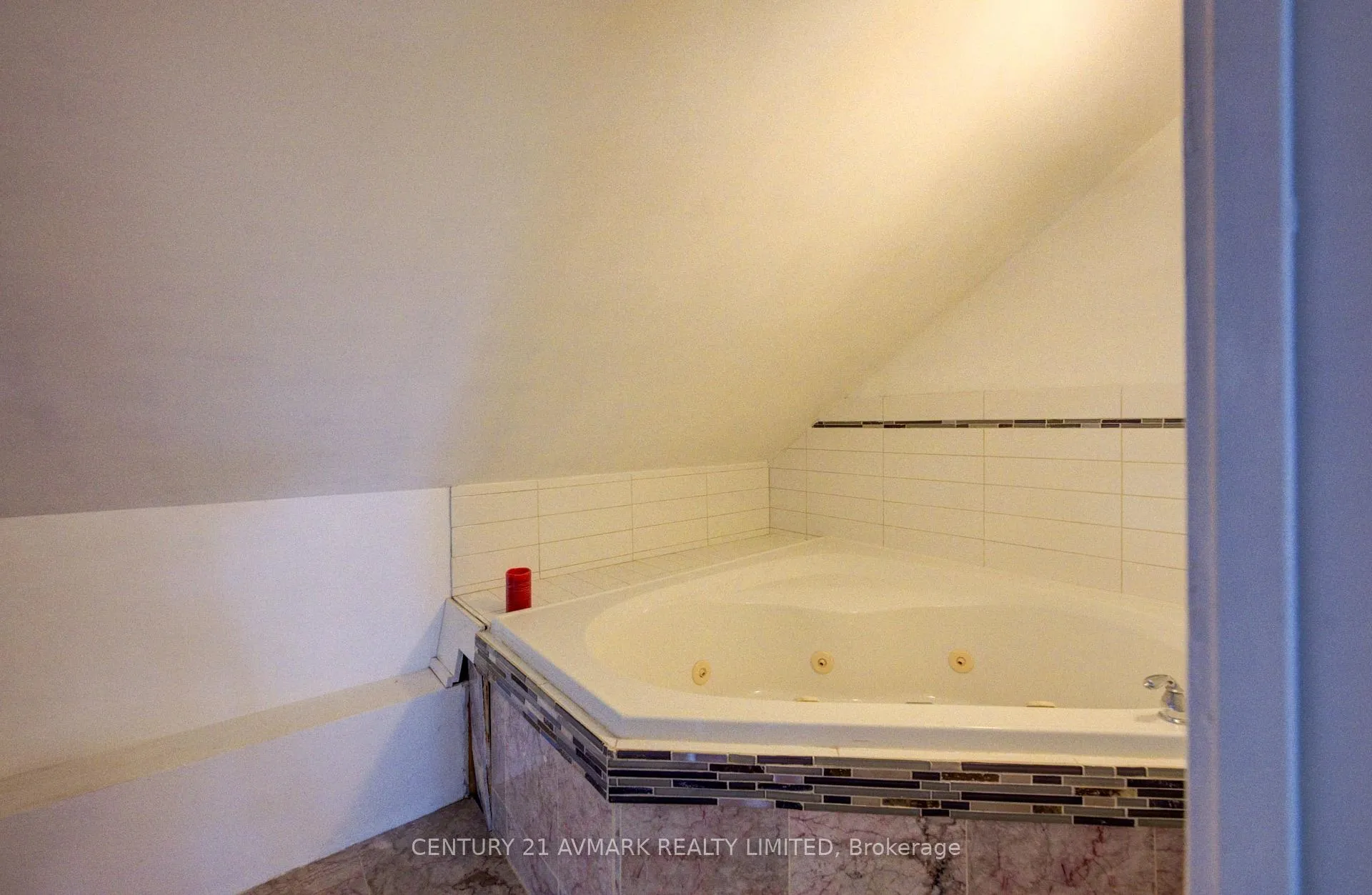 Photo 30 of 3332 King Street, Lincoln, Lincoln-Jordan/Vineland — HOMEH