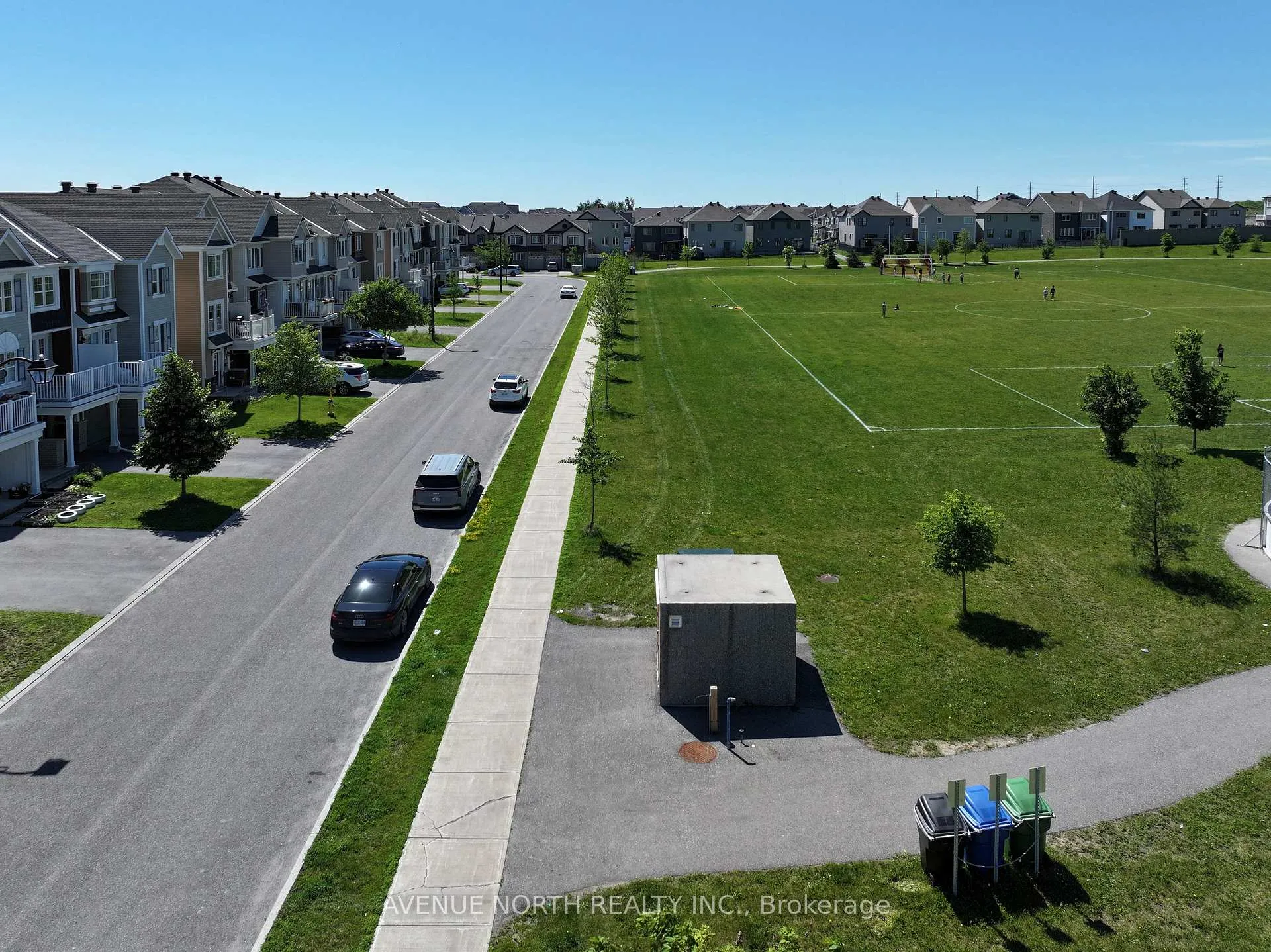 Photo 6 of 558 Ensatina Crescent, Ottawa, Barrhaven - Half Moon Bay — HOMEH