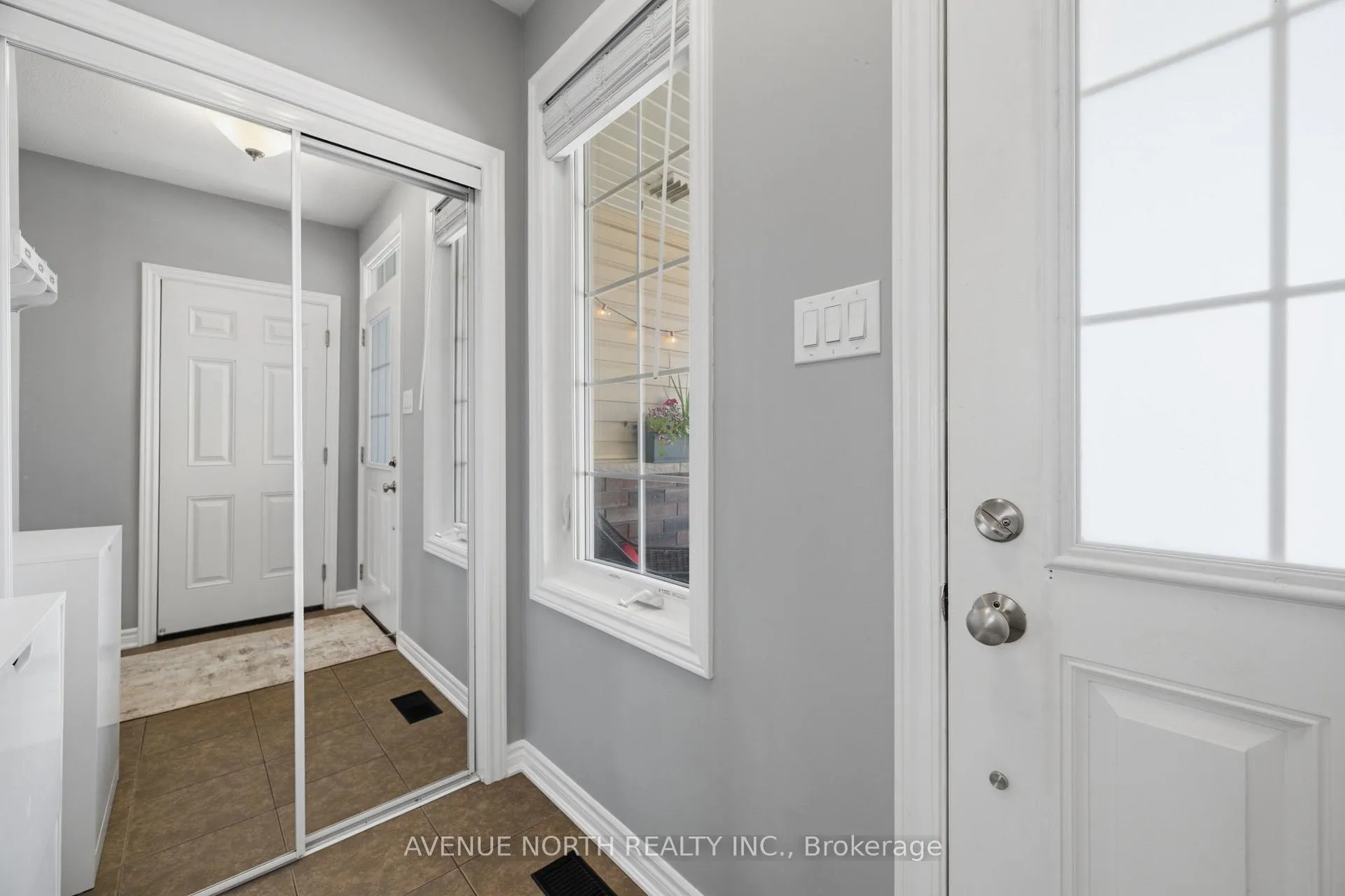 Photo 7 of 558 Ensatina Crescent, Ottawa, Barrhaven - Half Moon Bay — HOMEH