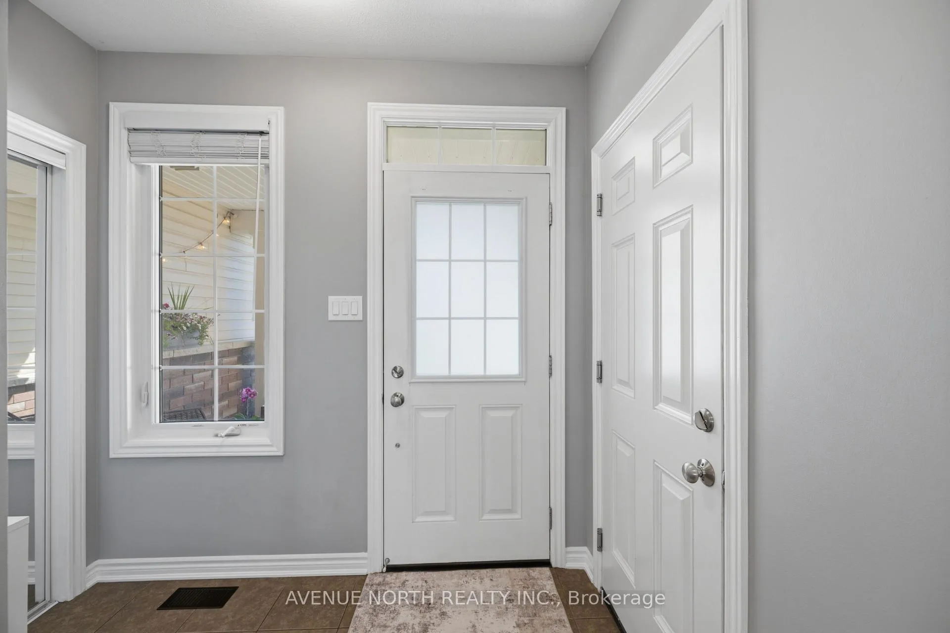 Photo 8 of 558 Ensatina Crescent, Ottawa, Barrhaven - Half Moon Bay — HOMEH