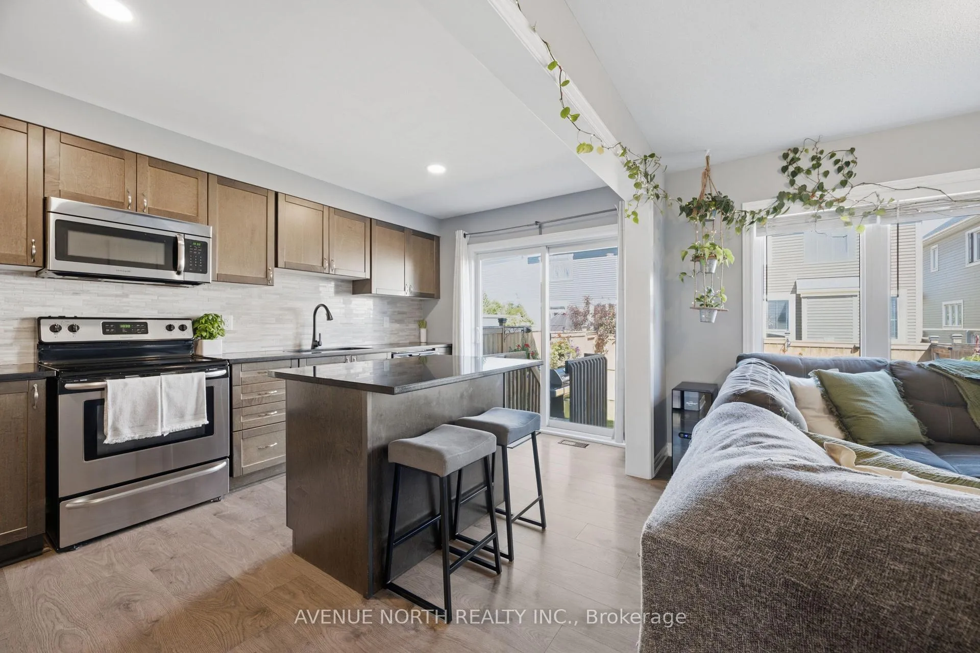 Photo 14 of 558 Ensatina Crescent, Ottawa, Barrhaven - Half Moon Bay — HOMEH