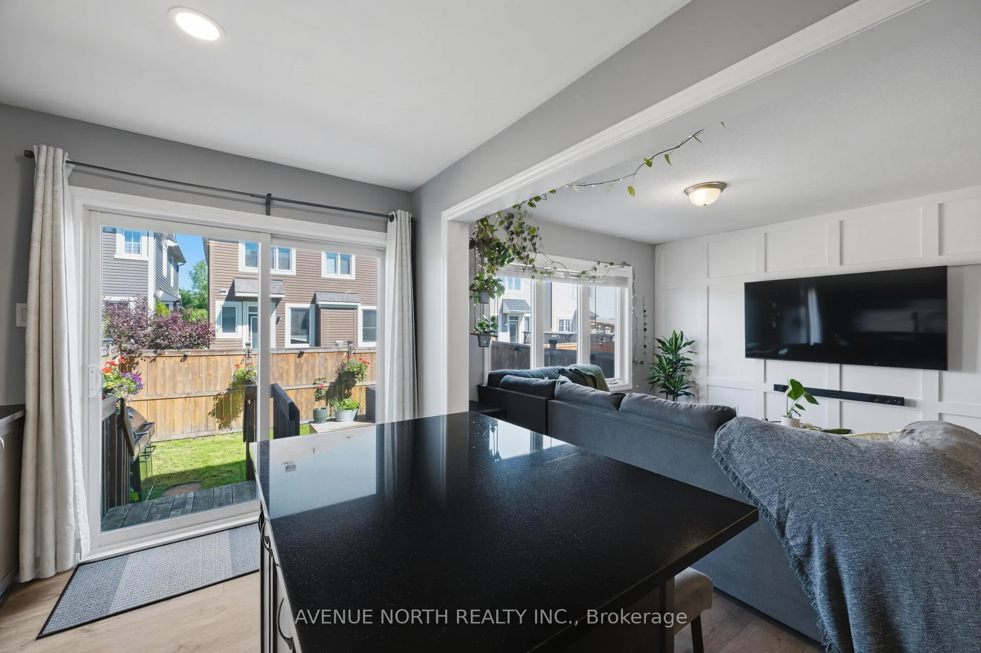 Photo 16 of 558 Ensatina Crescent, Ottawa, Barrhaven - Half Moon Bay — HOMEH
