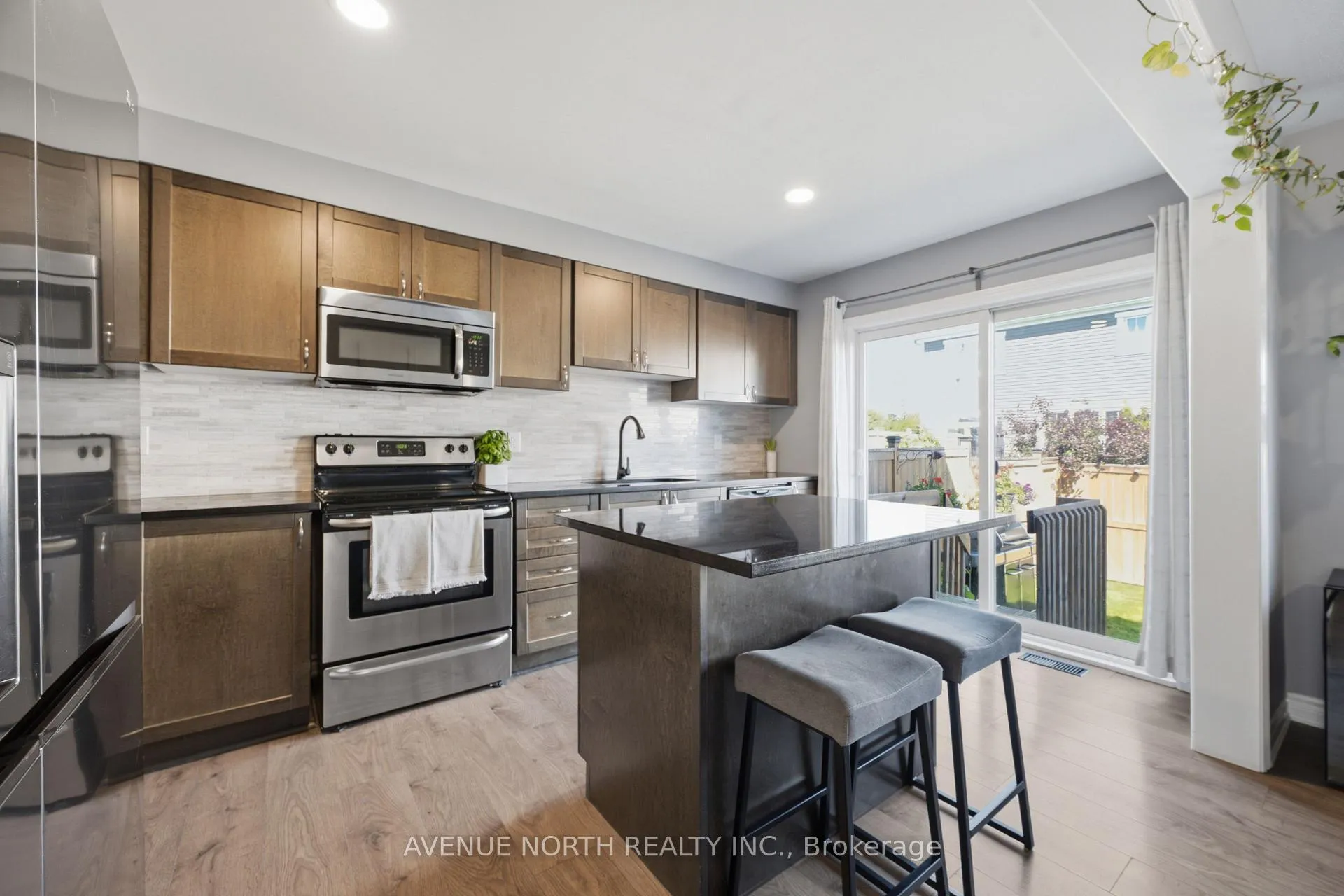 Photo 18 of 558 Ensatina Crescent, Ottawa, Barrhaven - Half Moon Bay — HOMEH