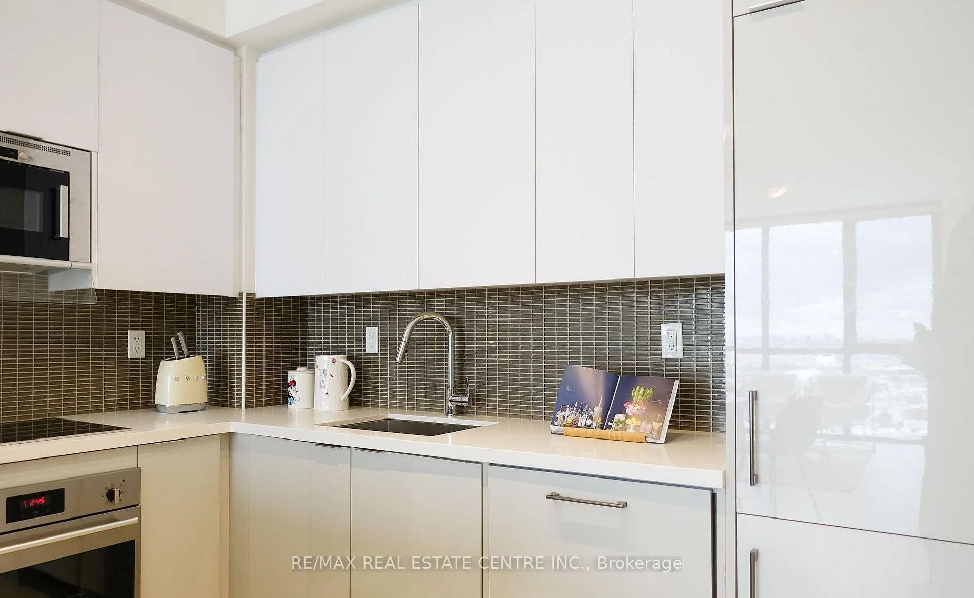 Photo 9 of Unit 1210, 2916 Highway 7 Road, Vaughan, Concord — HOMEH