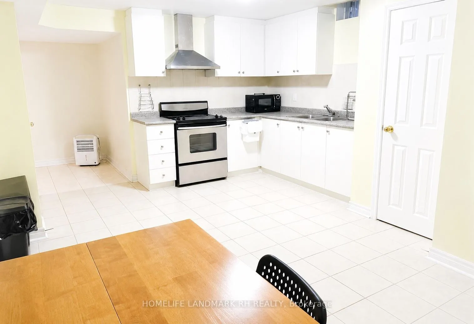 Photo 2 of 226 Helen Avenue, Markham, Village Green-South Unionville — HOMEH