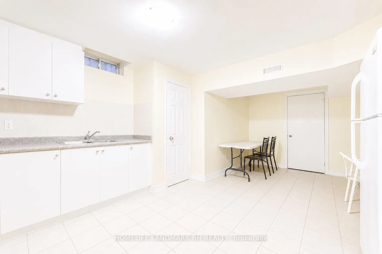 Photo 4 of 226 Helen Avenue, Markham, Village Green-South Unionville — HOMEH