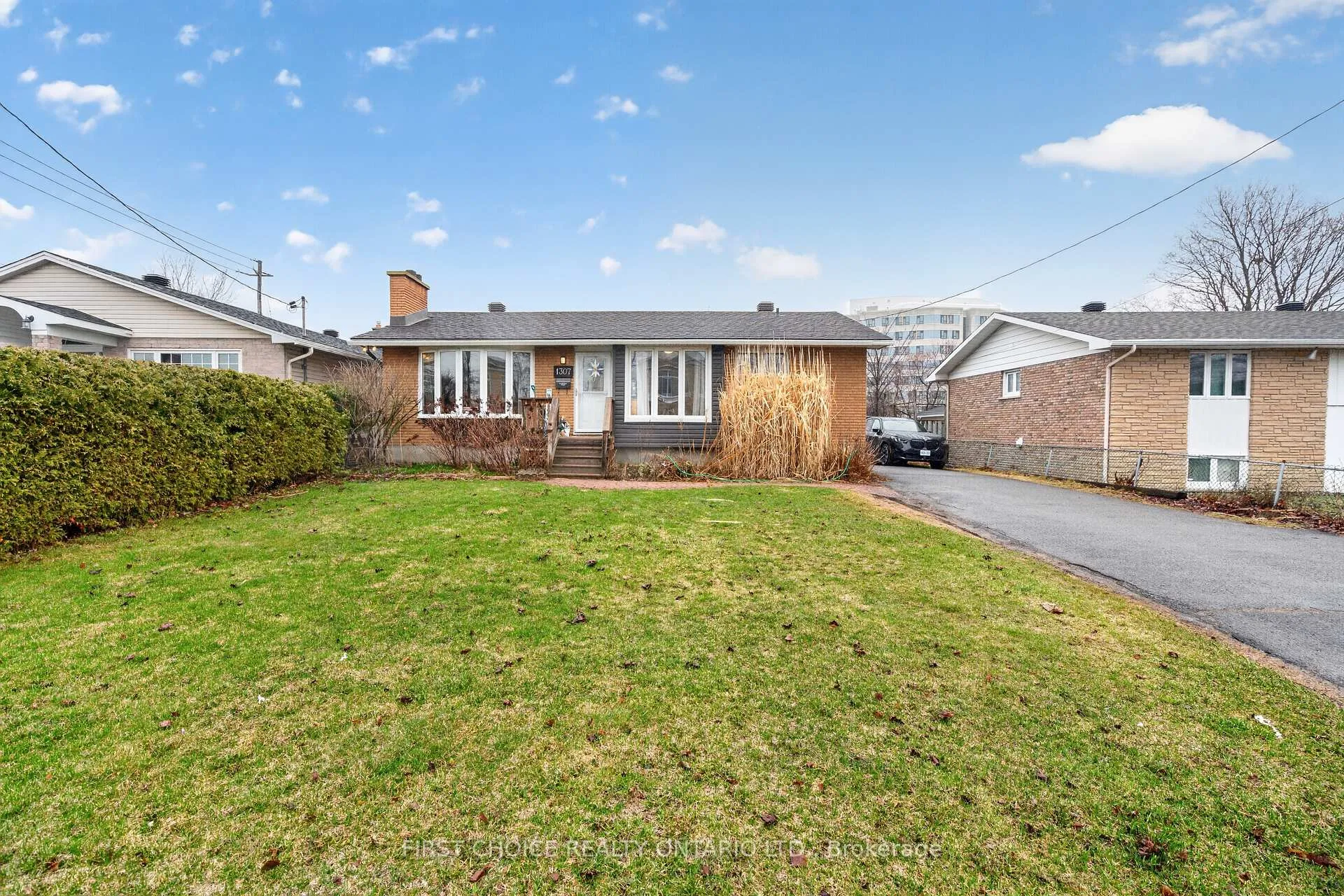 Photo 1 of 1307 Aurele Street, Ottawa, Pineview — HOMEH