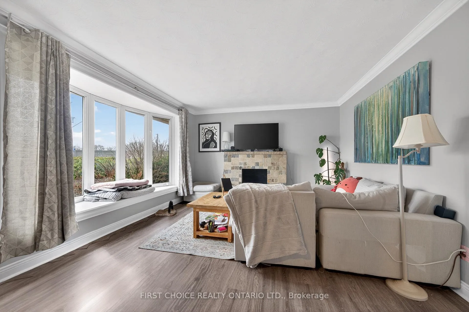 Photo 2 of 1307 Aurele Street, Ottawa, Pineview — HOMEH