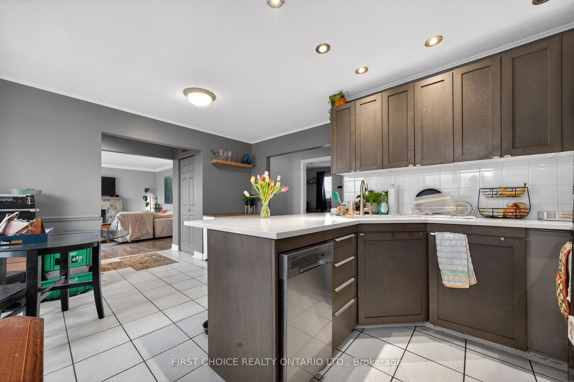 Photo 4 of 1307 Aurele Street, Ottawa, Pineview — HOMEH