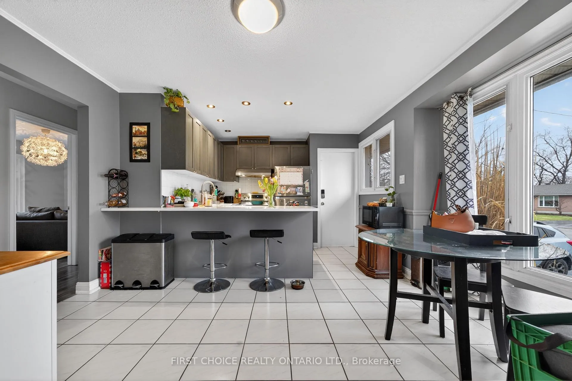 Photo 6 of 1307 Aurele Street, Ottawa, Pineview — HOMEH