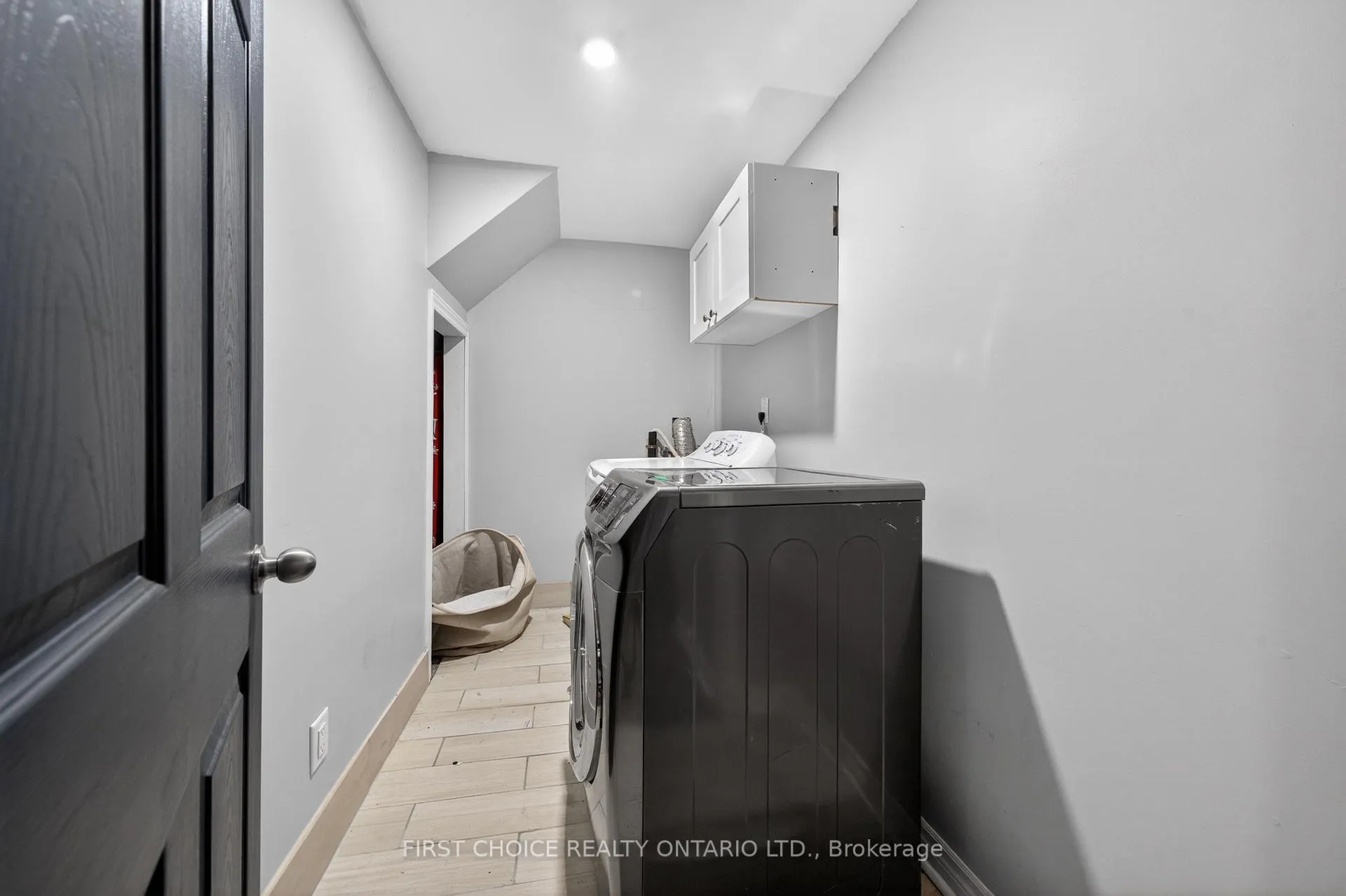 Photo 14 of 1307 Aurele Street, Ottawa, Pineview — HOMEH