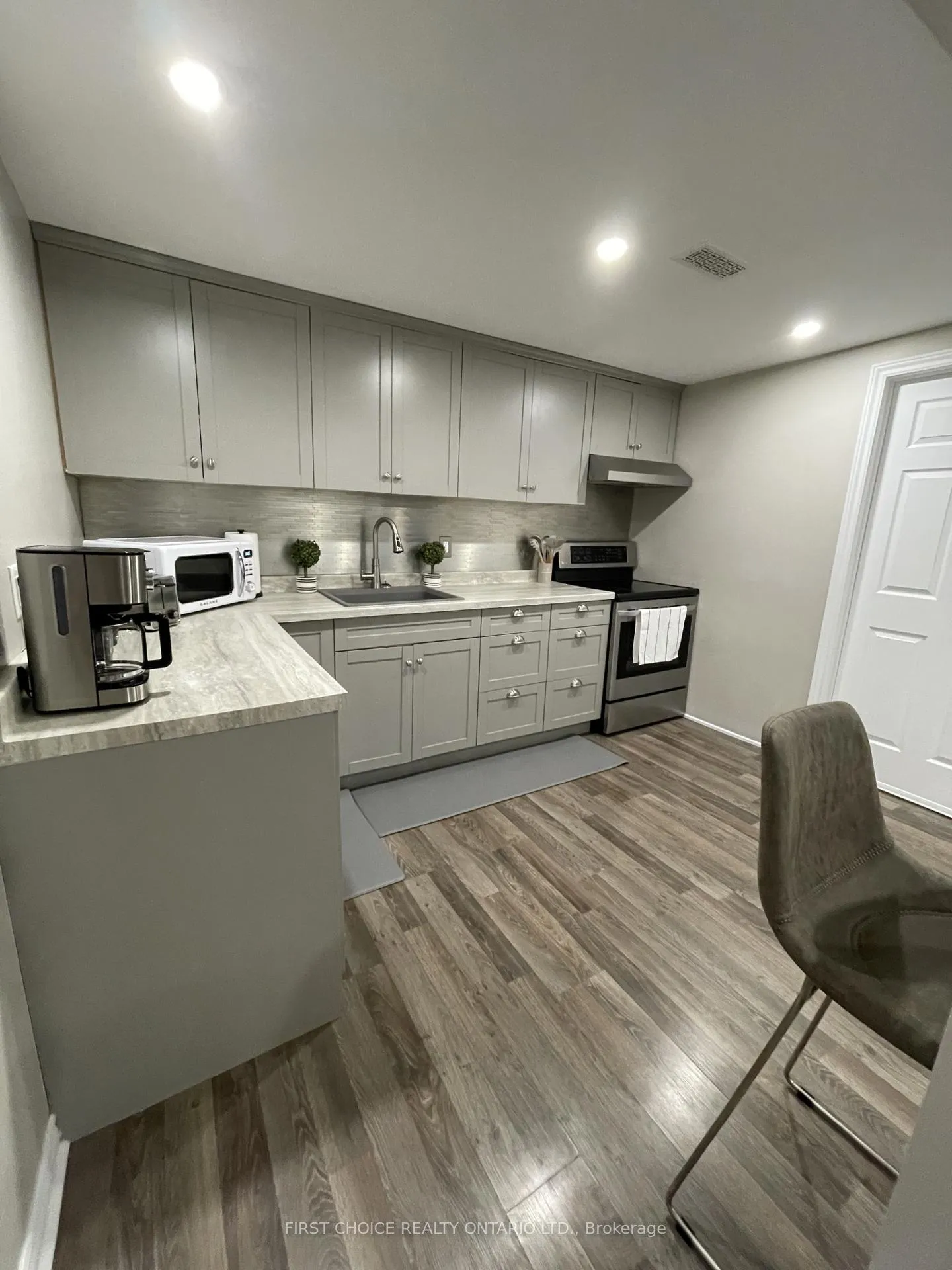 Photo 20 of 1307 Aurele Street, Ottawa, Pineview — HOMEH