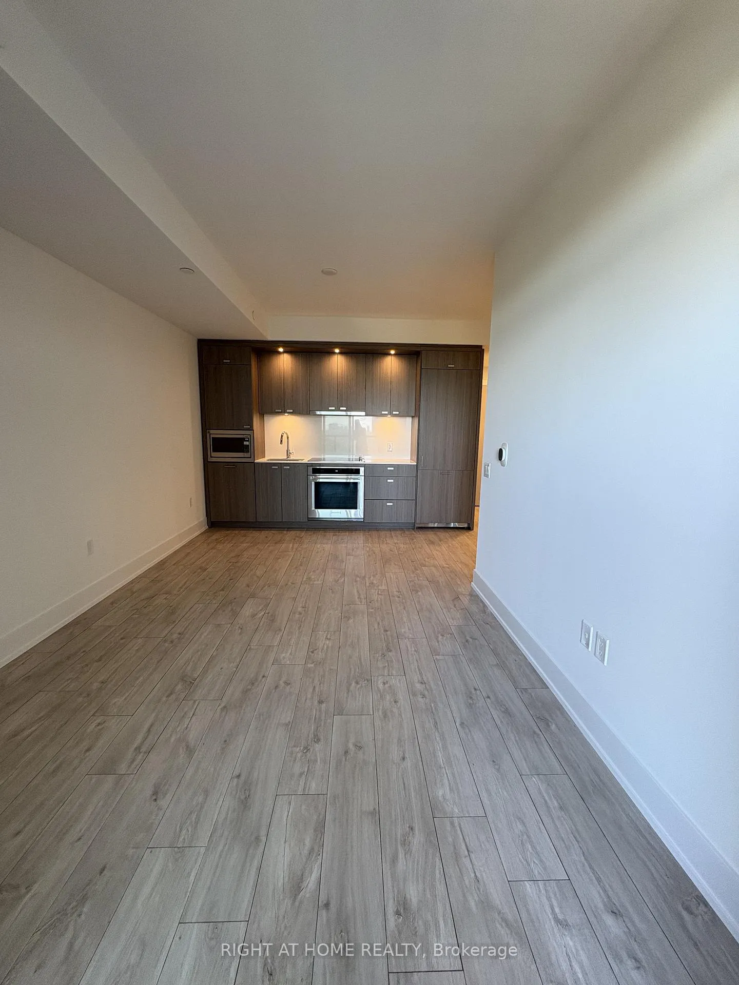 Photo 2 of Unit 832, 858 Dupont Street, Toronto, Dovercourt-Wallace Emerson-Junction — HOMEH