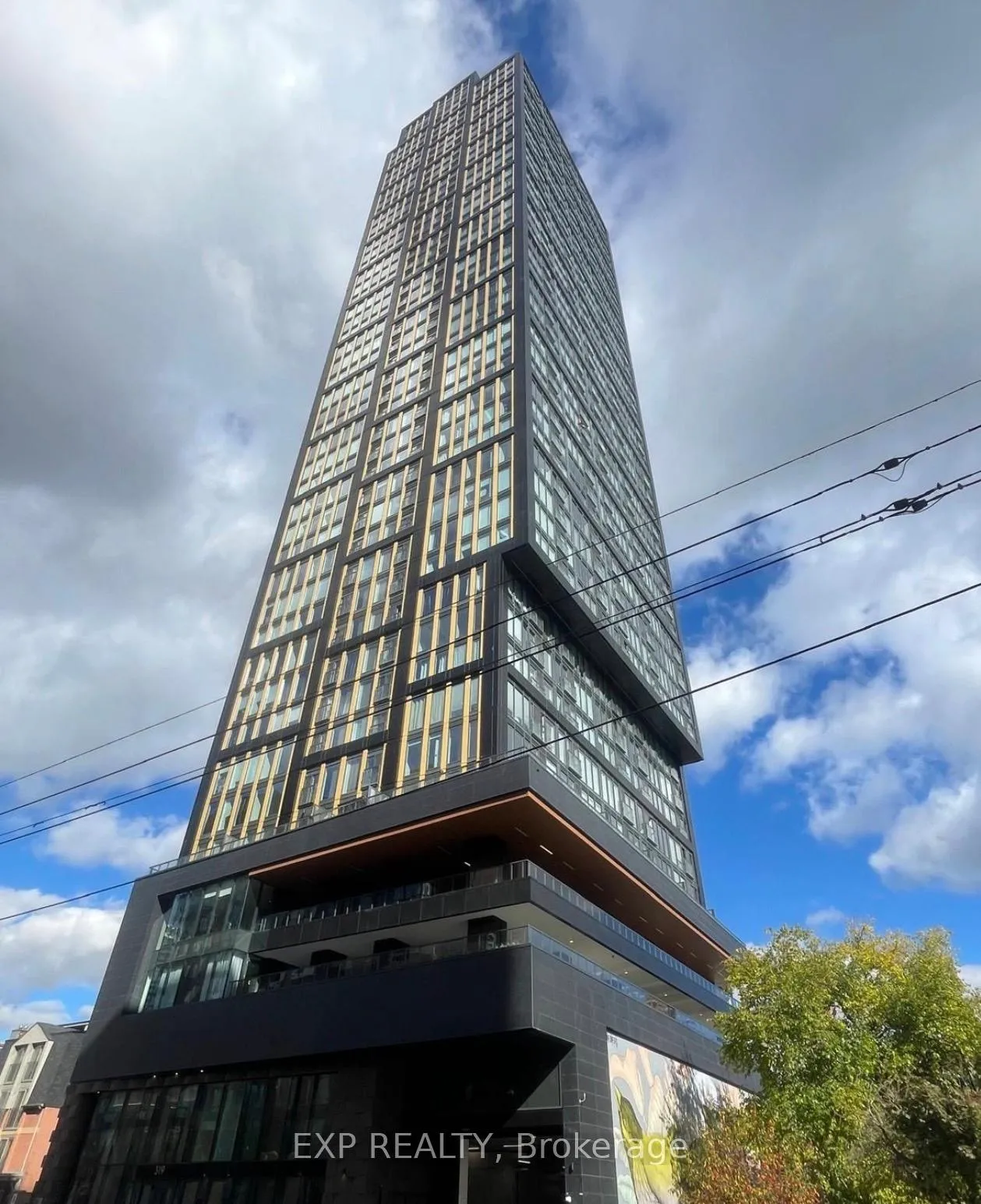 Front of Unit LPH09, 319 Jarvis Street