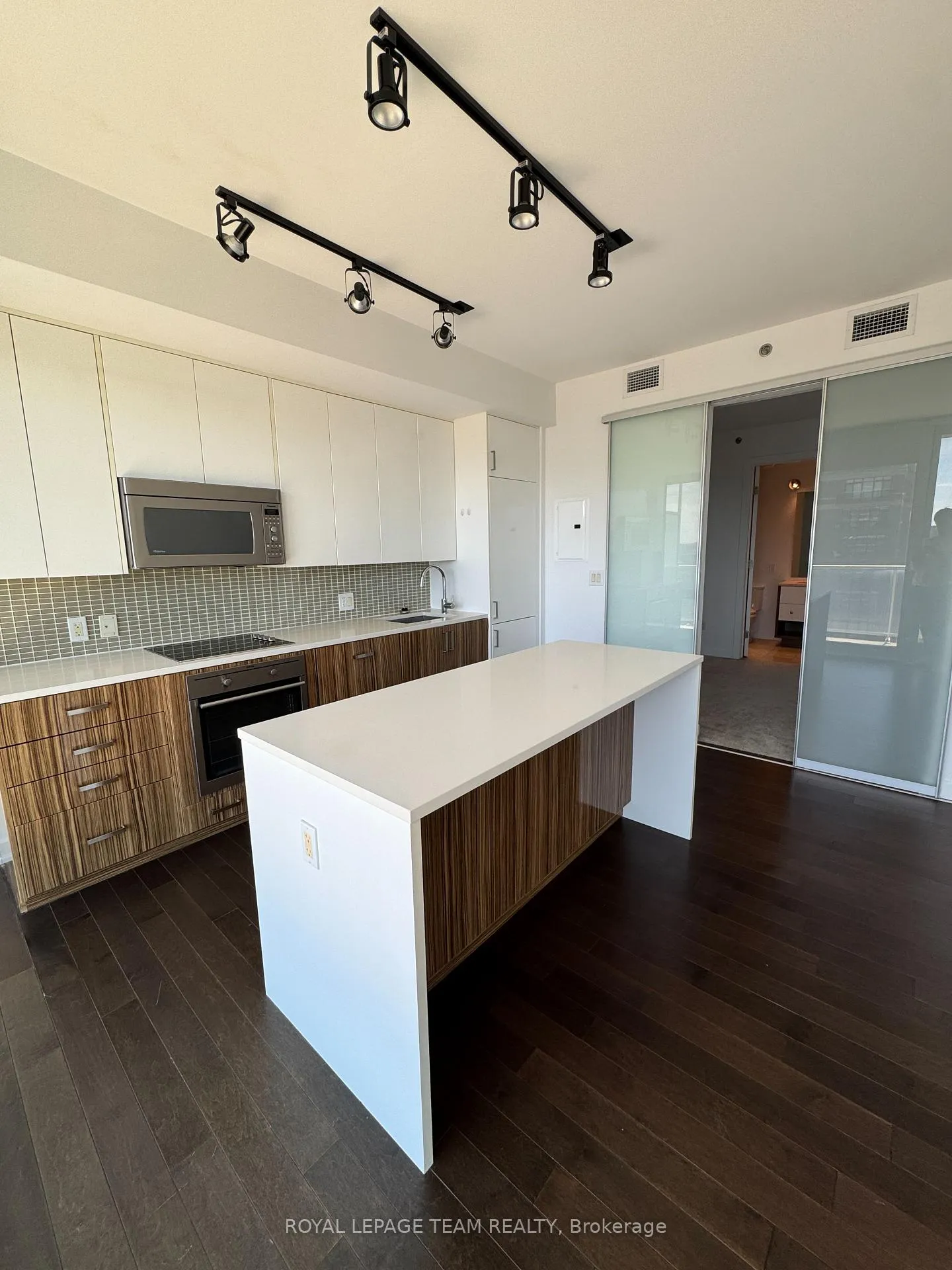 Photo 1 of Unit 806, 300 Lisgar Street, Ottawa, Ottawa Centre — HOMEH