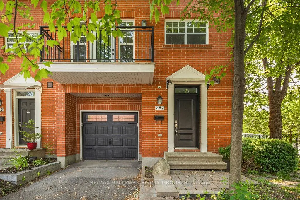 Photo 2 of 257 Mart Circle, Ottawa, Manor Park — HOMEH