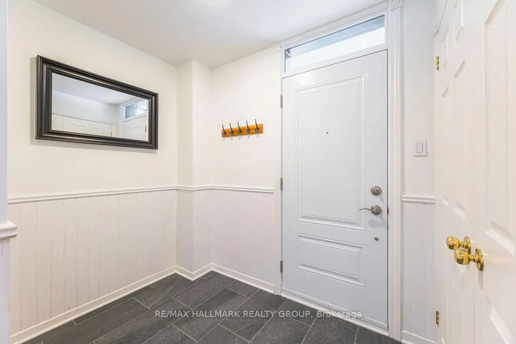 Photo 4 of 257 Mart Circle, Ottawa, Manor Park — HOMEH