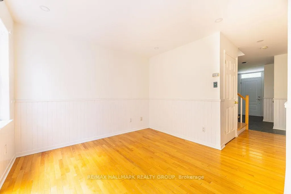Photo 7 of 257 Mart Circle, Ottawa, Manor Park — HOMEH