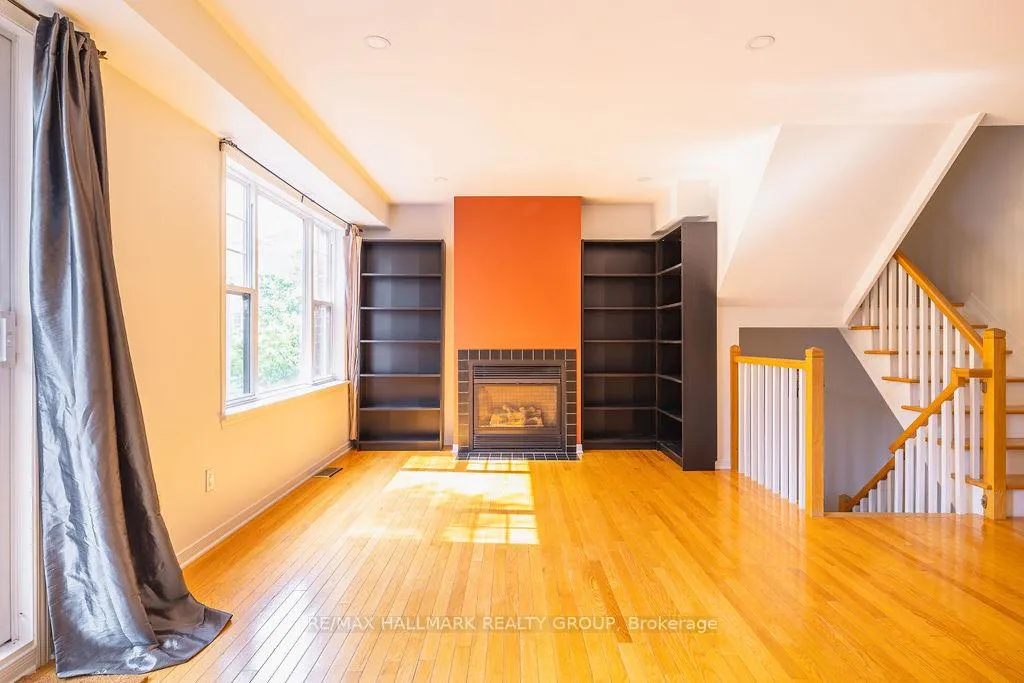 Photo 9 of 257 Mart Circle, Ottawa, Manor Park — HOMEH