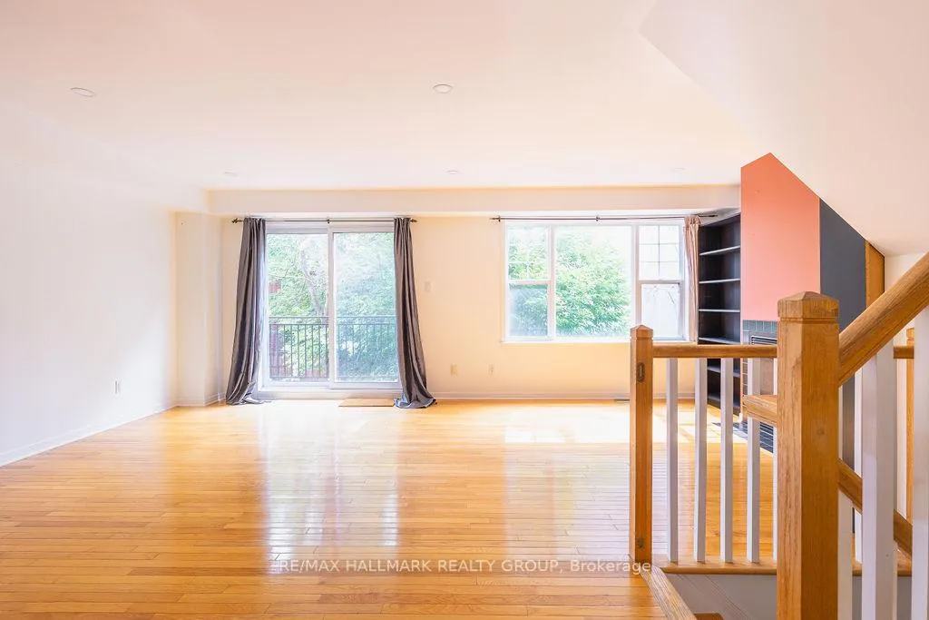 Photo 10 of 257 Mart Circle, Ottawa, Manor Park — HOMEH