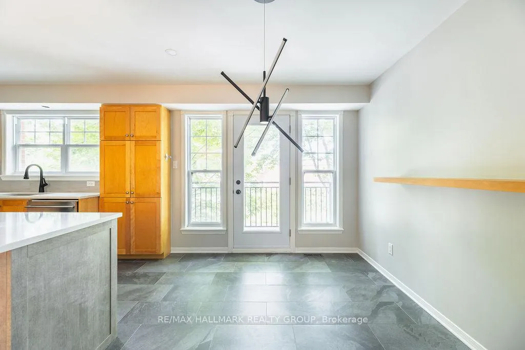Photo 18 of 257 Mart Circle, Ottawa, Manor Park — HOMEH