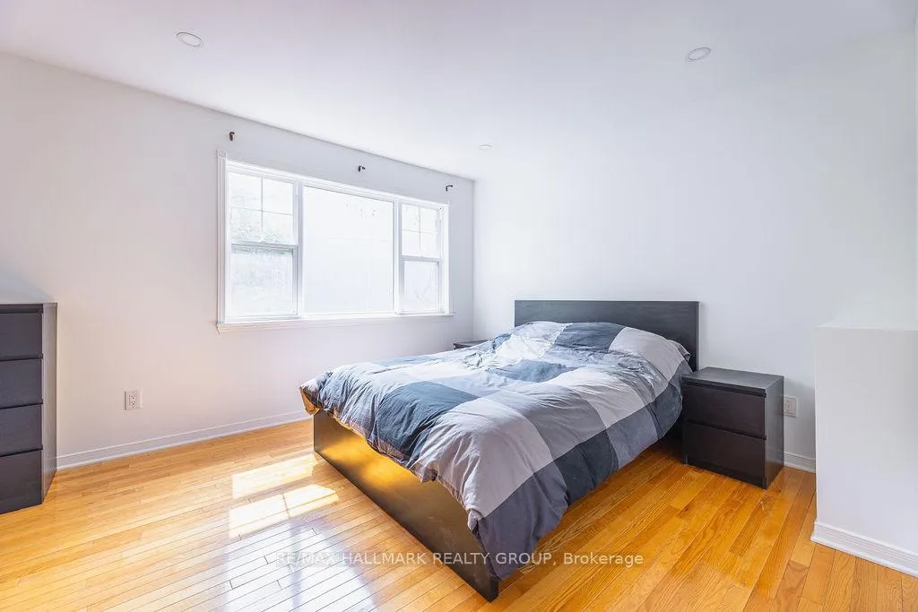 Photo 25 of 257 Mart Circle, Ottawa, Manor Park — HOMEH