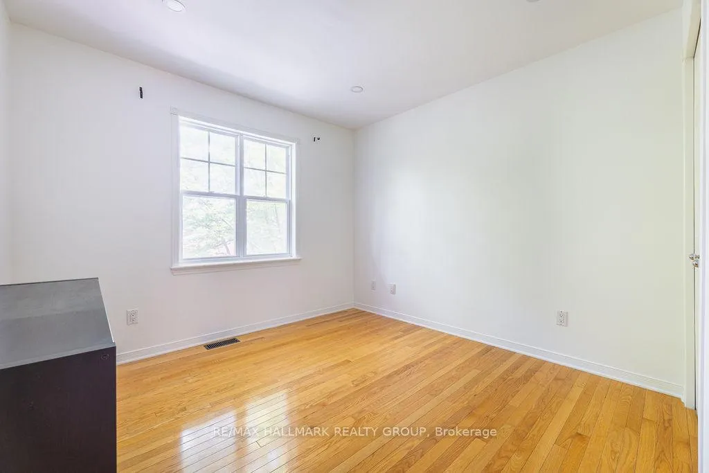 Photo 28 of 257 Mart Circle, Ottawa, Manor Park — HOMEH