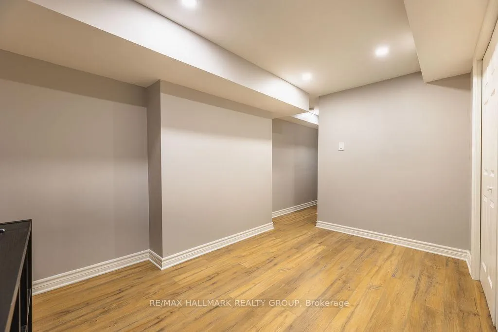 Photo 32 of 257 Mart Circle, Ottawa, Manor Park — HOMEH