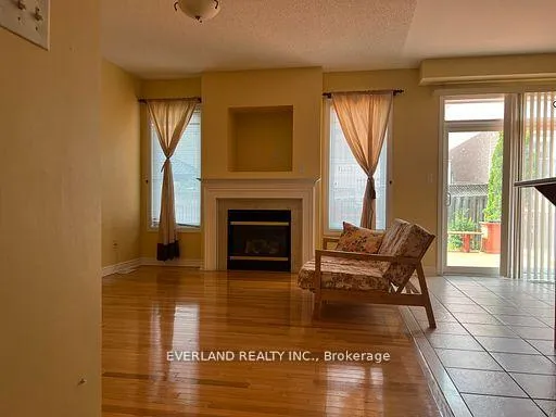 Photo 5 of 16 Harry Swingler Drive, Markham, Victoria Manor-Jennings Gate — HOMEH