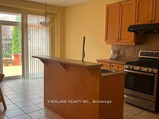 Photo 7 of 16 Harry Swingler Drive, Markham, Victoria Manor-Jennings Gate — HOMEH