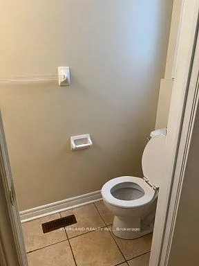 Photo 9 of 16 Harry Swingler Drive, Markham, Victoria Manor-Jennings Gate — HOMEH