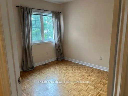 Photo 13 of 16 Harry Swingler Drive, Markham, Victoria Manor-Jennings Gate — HOMEH