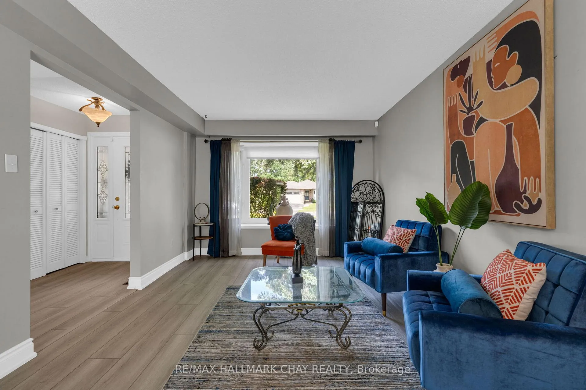 Photo 7 of 230 Browning Trail, Barrie, Letitia Heights — HOMEH