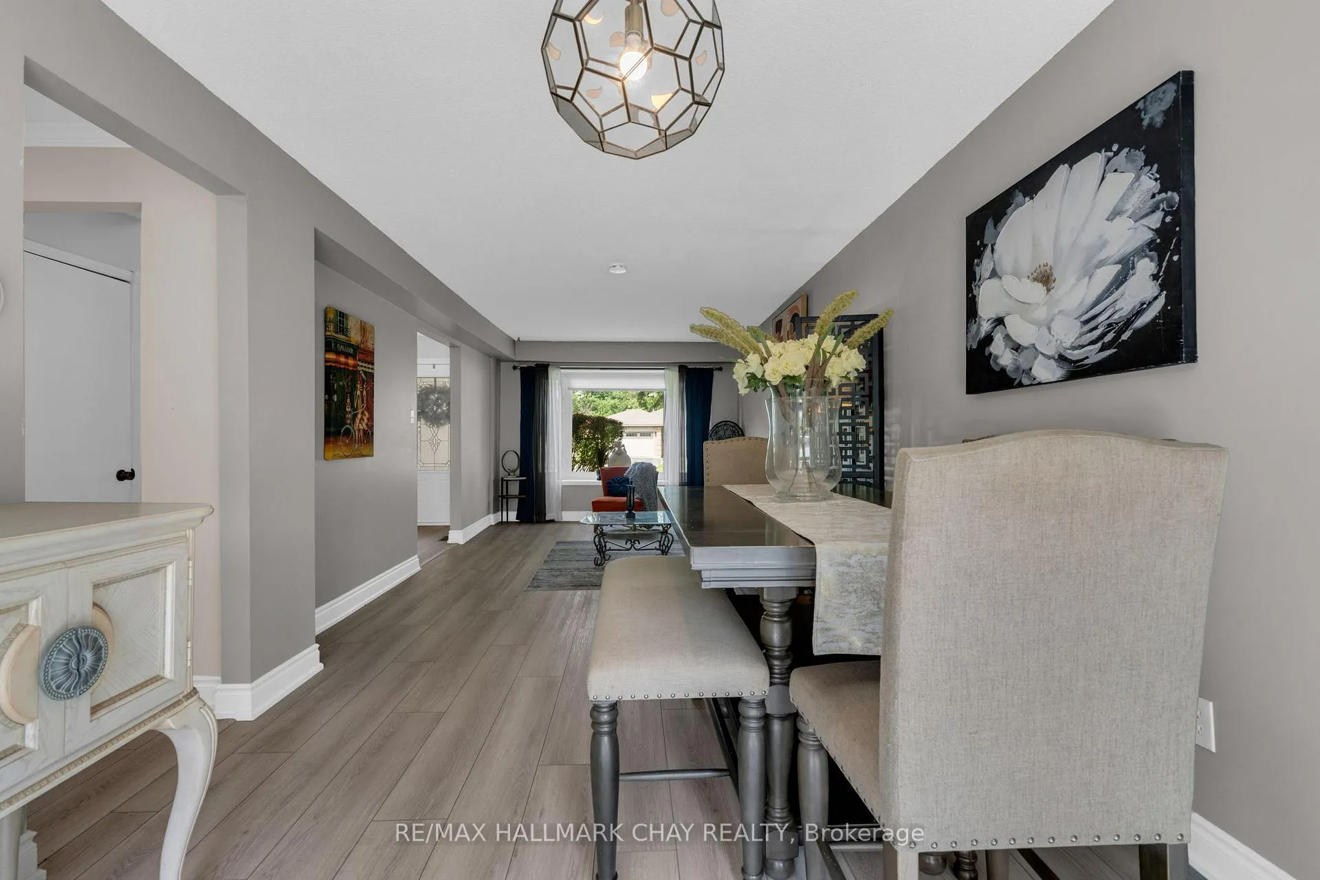 Photo 10 of 230 Browning Trail, Barrie, Letitia Heights — HOMEH